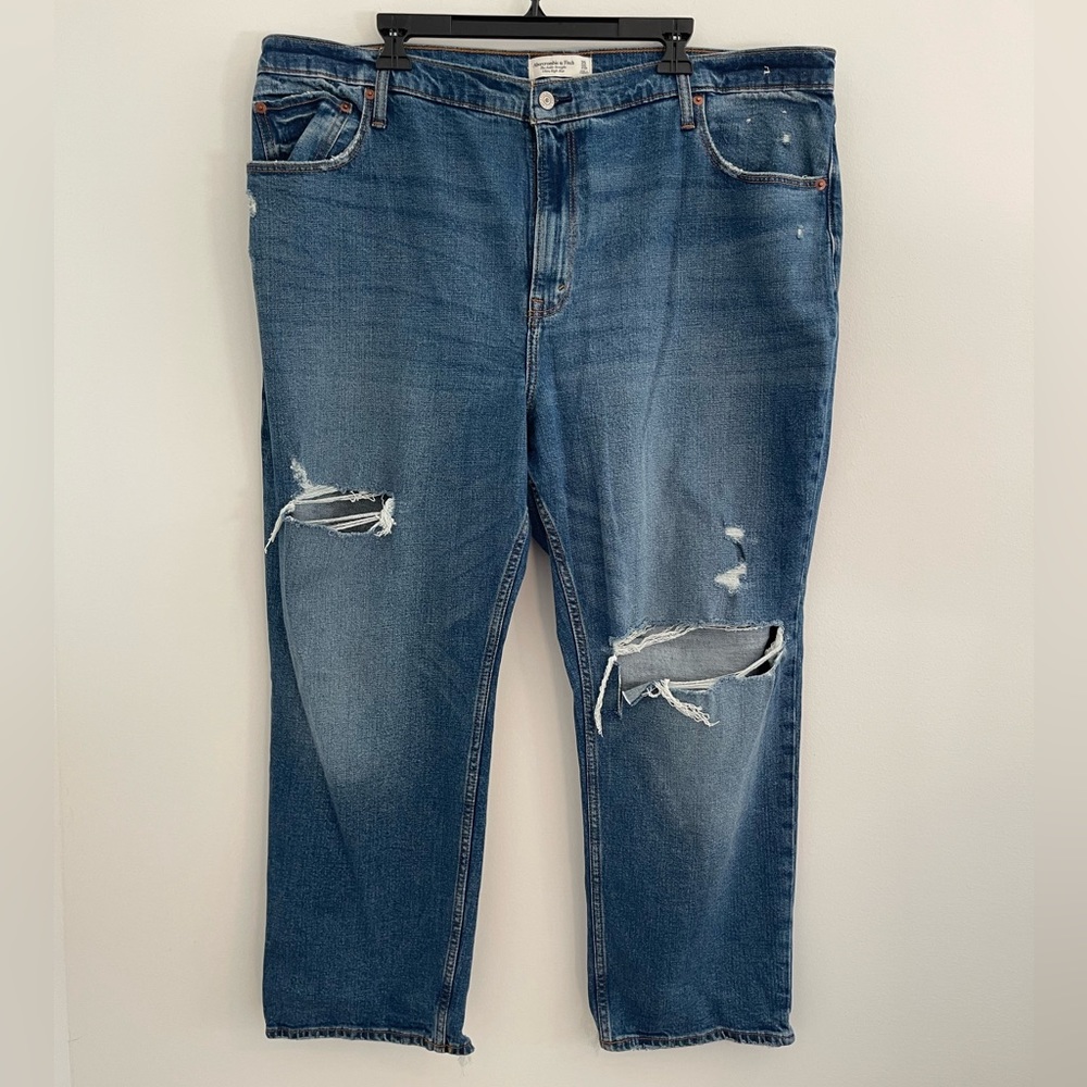 Abercrombie. Ankle straight. Ultra high rise. Size 35/20